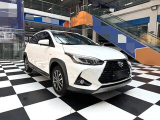 2022 Toyota Yaris L XP150 Рестайлинг, белый, 1308000 рублей, вид 2