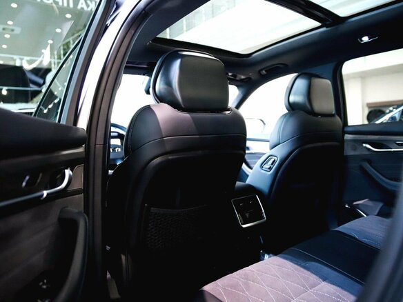 2026 Geely Monjaro I Рестайлинг, серебристый, 4954990 рублей - вид 11