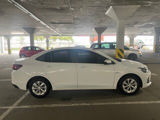 2021 Chevrolet Onix II, белый, 1450000 рублей, вид 2