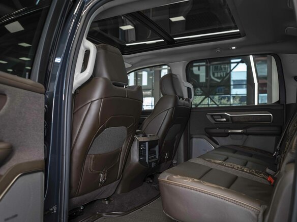 2026 Ram 1500 Crew Cab V Рестайлинг, синий, 9590000 рублей - вид 17