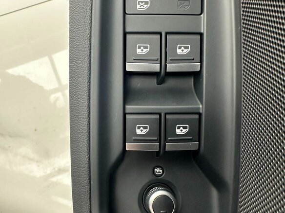 2023 Audi A3 Sportback 35 TFSI IV (8Y), красный, 1980000 рублей - вид 11