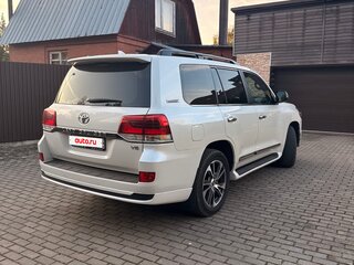 2020 Toyota Land Cruiser 200 Series Рестайлинг 2, белый, 8900000 рублей, вид 4