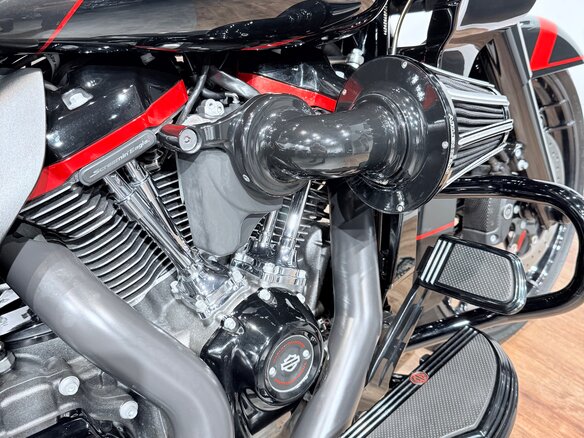 2018 Harley-Davidson CVO Road Glide, чёрный, 2499000 рублей - вид 25