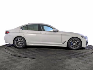 2021 BMW 5 серии 520i VII (G30/G31/G38) Рестайлинг, белый, 4600000 рублей, вид 4