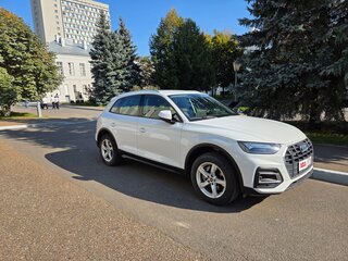 2021 Audi Q5 45 TFSI II (FY) Рестайлинг, белый, 4500000 рублей, вид 3