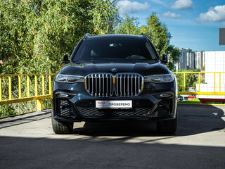 2020 BMW X7 40i I (G07), чёрный, 7650000 рублей, вид 2