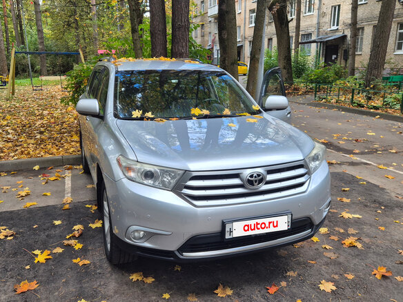 2013 Toyota Highlander II (XU40) Рестайлинг, серебристый - вид 1