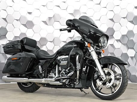 2017 Harley-Davidson Street Glide, чёрный, 1669000 рублей, вид 1