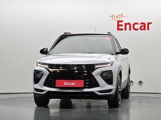2022 Chevrolet TrailBlazer III, белый, 2050000 рублей, вид 2
