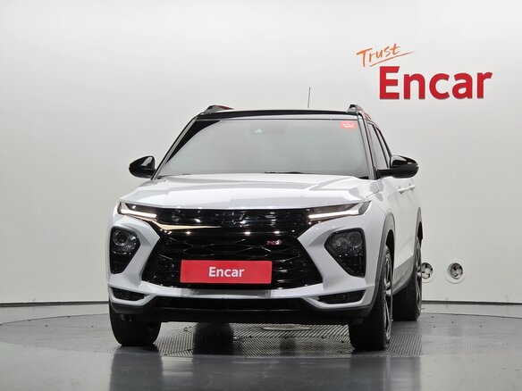 2022 Chevrolet TrailBlazer III, белый, 2050000 рублей - вид 1