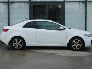 2010 Kia Cerato Koup II, белый, 850000 рублей, вид 4
