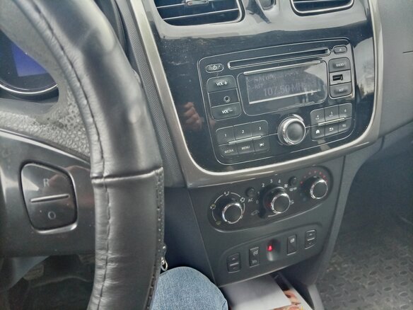 2015 Renault Logan II, белый, 500000 рублей - вид 11