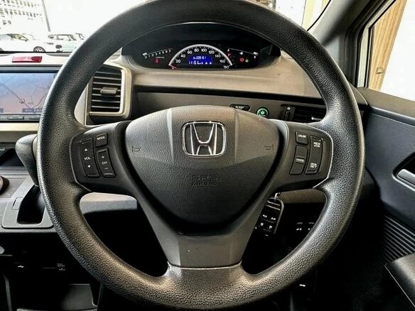 2016 Honda Freed Spike I Рестайлинг 2, белый, 945000 рублей - вид 6