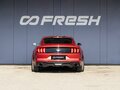 2020 Ford Mustang VI Рестайлинг, красный, 3490000 рублей - вид 3