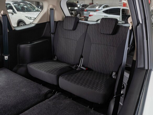 2022 Suzuki Ertiga II Рестайлинг, белый, 2500000 рублей - вид 11