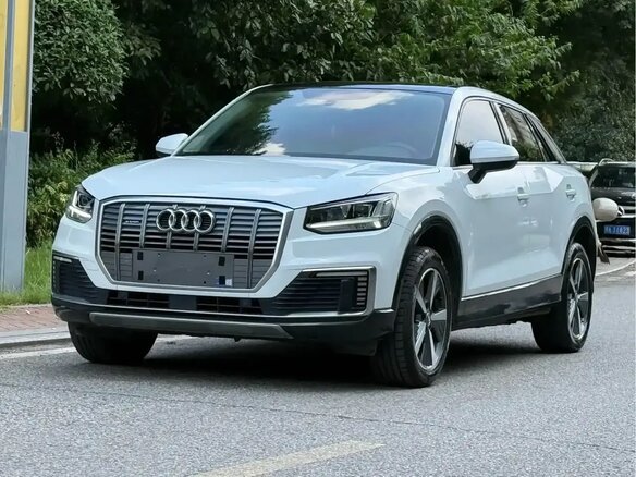2021 Audi Q2 L e-tron I Рестайлинг, белый, 1900000 рублей - вид 1
