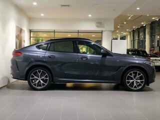 2021 BMW X6 40i III (G06), серый, 7192000 рублей, вид 4