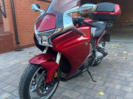2013 Honda VFR 1200, красный, 1000000 рублей, вид 1