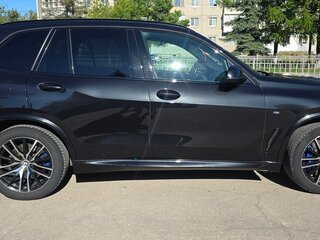 2019 BMW X5 30d IV (G05/G18), чёрный, 6900000 рублей, вид 3