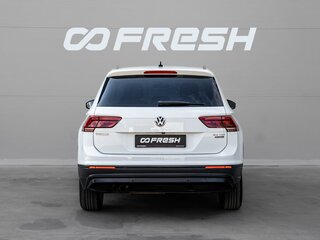 2017 Volkswagen Tiguan II, белый, 2590000 рублей, вид 4