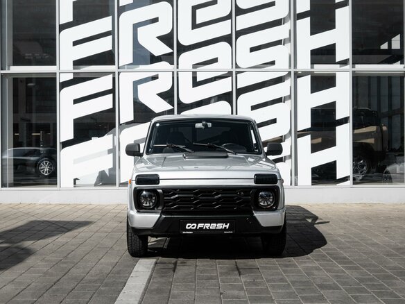 2018 Lada (ВАЗ) 2121 (4x4) Urban I Рестайлинг, серебристый, 630000 рублей - вид 2