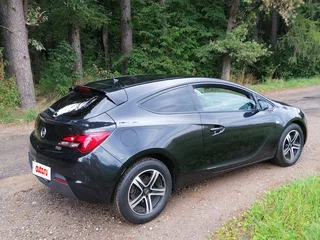 2014 Opel Astra GTC J Рестайлинг, чёрный, 750000 рублей, вид 2