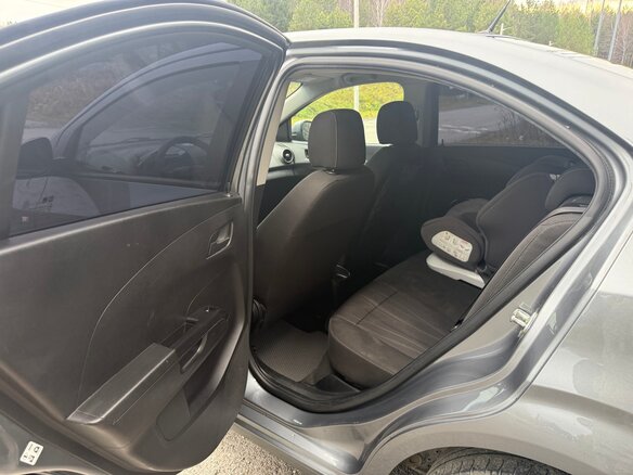 2014 Chevrolet Aveo II, серый, 750000 рублей - вид 9
