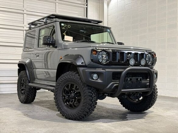 2023 Suzuki Jimny Sierra IV, серебристый, 1576911 рублей