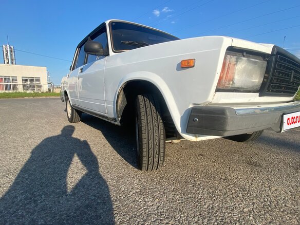 1999 Lada (ВАЗ) 2107, белый, 100000 рублей - вид 2