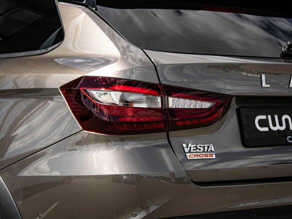2026 Lada (ВАЗ) Vesta SW Cross I Рестайлинг (NG), коричневый, 2271000 рублей - вид 1