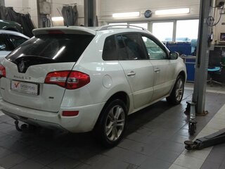 2013 Renault Koleos I Рестайлинг 2, белый, 950000 рублей, вид 3