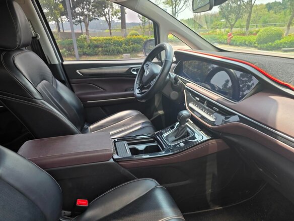 2022 GAC Trumpchi M6 Pro, белый, 1655005 рублей - вид 11