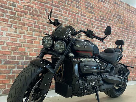2026 Triumph Rocket 3, серый, 3800000 рублей, вид 2