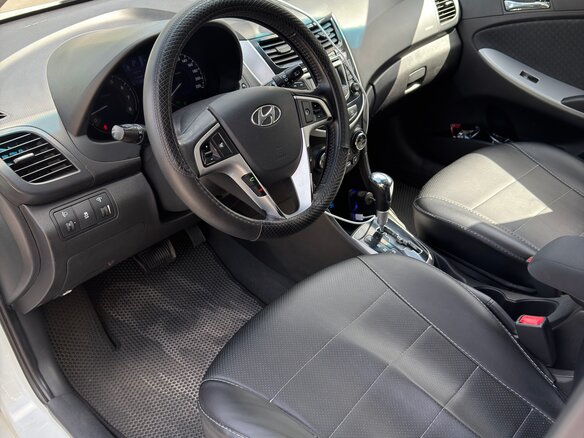2012 Hyundai Solaris I, белый, 1100000 рублей - вид 7