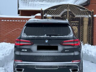 2020 BMW X5 25d IV (G05/G18), чёрный, 5350000 рублей, вид 2