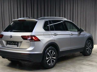 2020 Volkswagen Tiguan II, серый, 1999000 рублей, вид 2