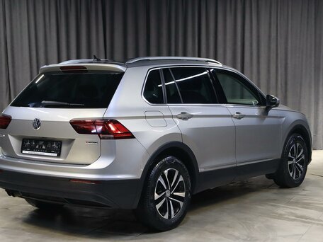 2020 Volkswagen Tiguan II, серый, 1999000 рублей, вид 2