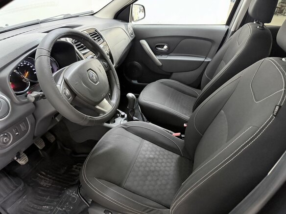 2015 Renault Sandero II, чёрный - вид 12