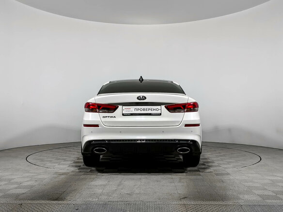 2018 Kia Optima IV Рестайлинг, белый, 1497800 рублей - вид 5