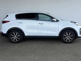 2019 Kia Sportage IV Рестайлинг, белый, 1875000 рублей, вид 4
