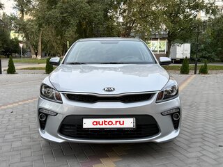 2020 Kia Rio IV, серый, 1695000 рублей, вид 2