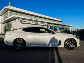 2021 Kia Stinger I, белый, 2870000 рублей, вид 4