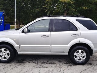 2009 Kia Sorento I Рестайлинг, серебристый, 700000 рублей, вид 4