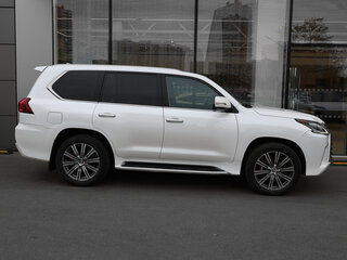 2016 Lexus LX 570 III Рестайлинг 2, белый, 7400000 рублей, вид 4