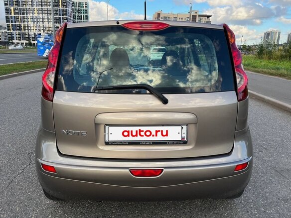 2013 Nissan Note I Рестайлинг, бежевый, 770000 рублей - вид 6