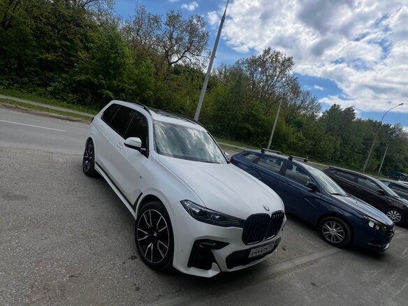2019 BMW X7 30d I (G07), белый, 8000000 рублей