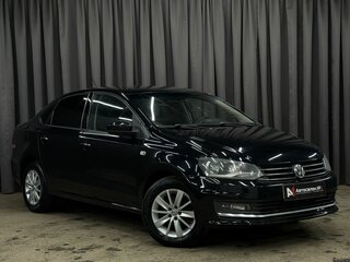 2017 Volkswagen Polo V Рестайлинг, чёрный, 949777 рублей, вид 3