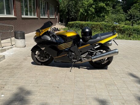 2011 Kawasaki ZZR 1400, чёрный, 930000 рублей, вид 3