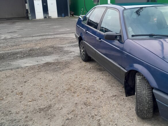 1990 Volkswagen Passat B3, синий - вид 3