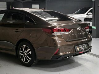 2019 Hyundai Sonata VII (LF) Рестайлинг, коричневый, 1680000 рублей, вид 5